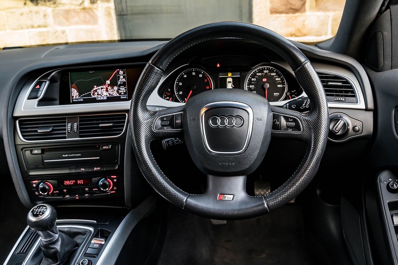 2011 AUDI A4 S line 1.8 TFSI 120 PS - Picture 17 of 42