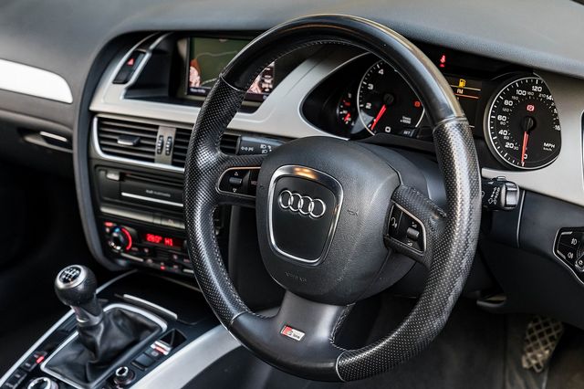 2011 AUDI A4 S line 1.8 TFSI 120 PS - Picture 19 of 42