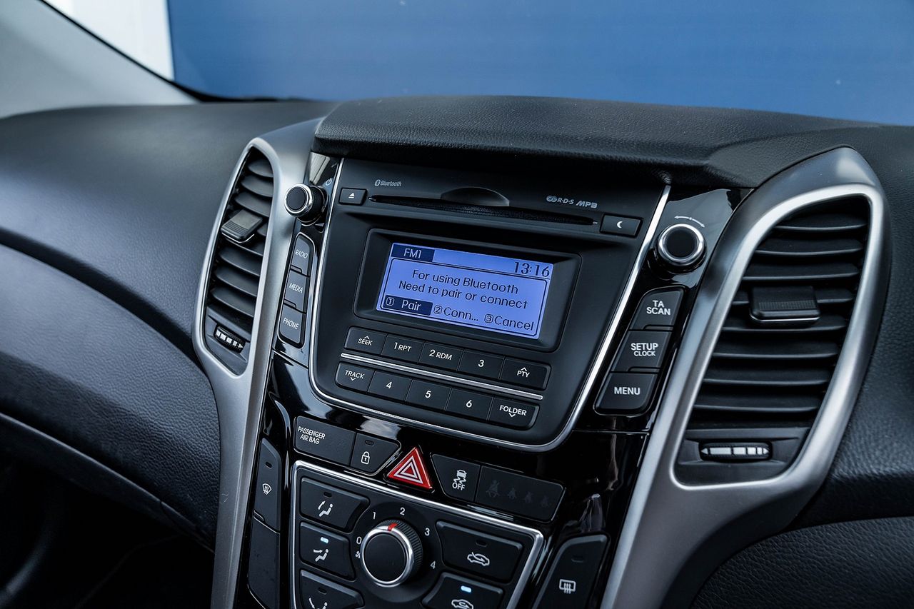 2012 HYUNDAI i30 1.6 CRDi 110PS Blue Drive Active - Picture 25 of 33