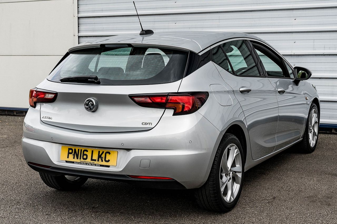 2016 VAUXHALL Astra SRi 1.6CDTi 136PS S/S - Picture 2 of 44