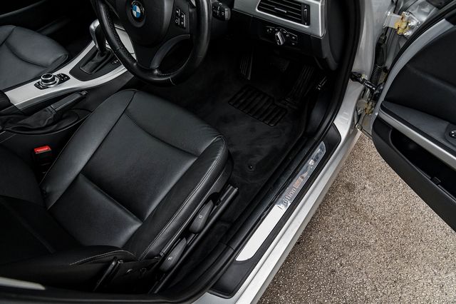 2010 BMW 3 Series 318d Exclusive Edition NAV - Picture 23 of 45