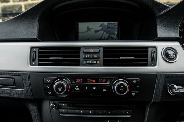 2010 BMW 3 Series 318d Exclusive Edition NAV - Picture 34 of 45