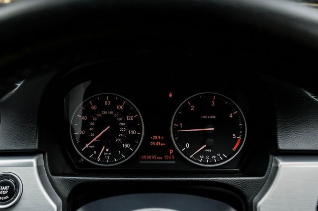 2010 BMW 3 Series 318d Exclusive Edition NAV - Picture 38 of 45