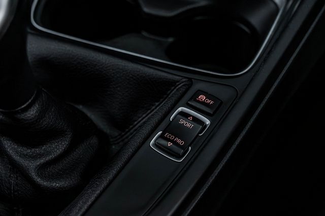 2012 BMW 3 Series 320d Sport - Picture 15 of 16