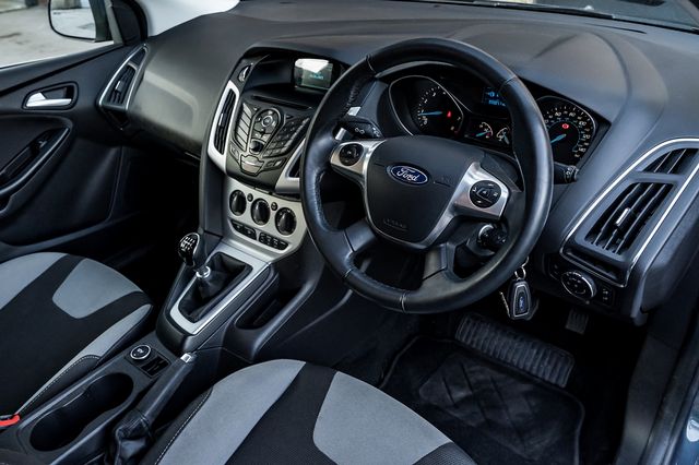 2014 FORD Focus Zetec 1.0T 125PS EcoBoost - Picture 13 of 35