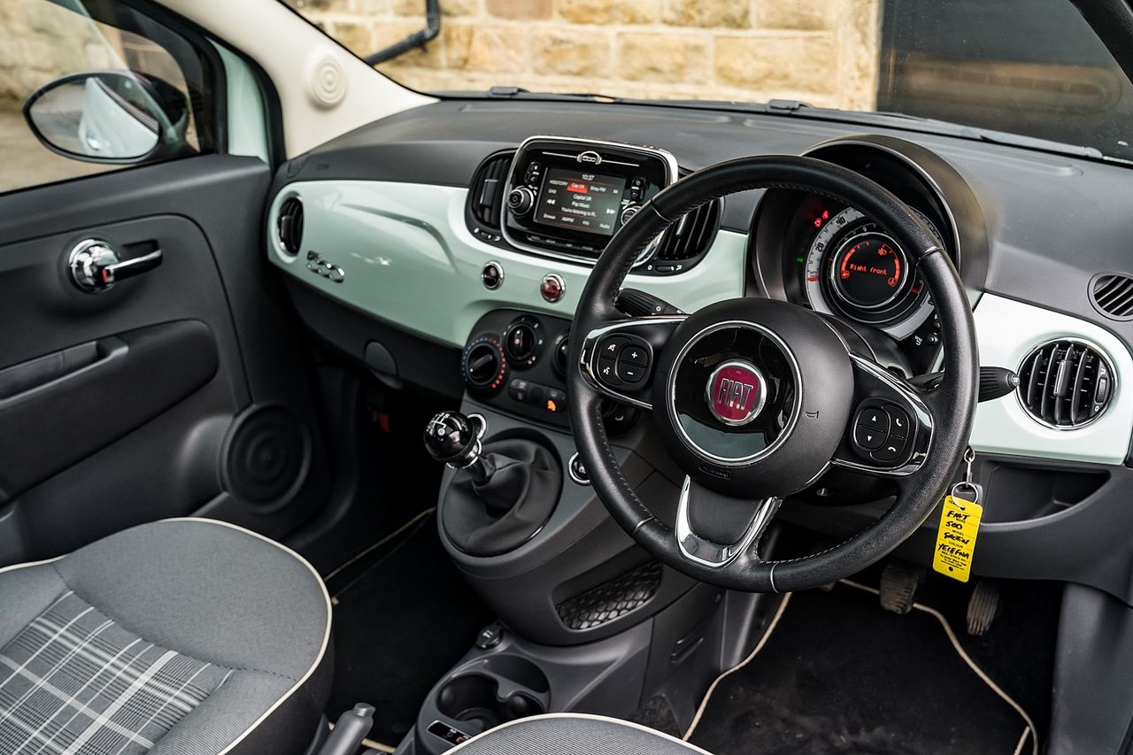 2018 FIAT 500 1.2i Lounge S/S - Picture 18 of 45