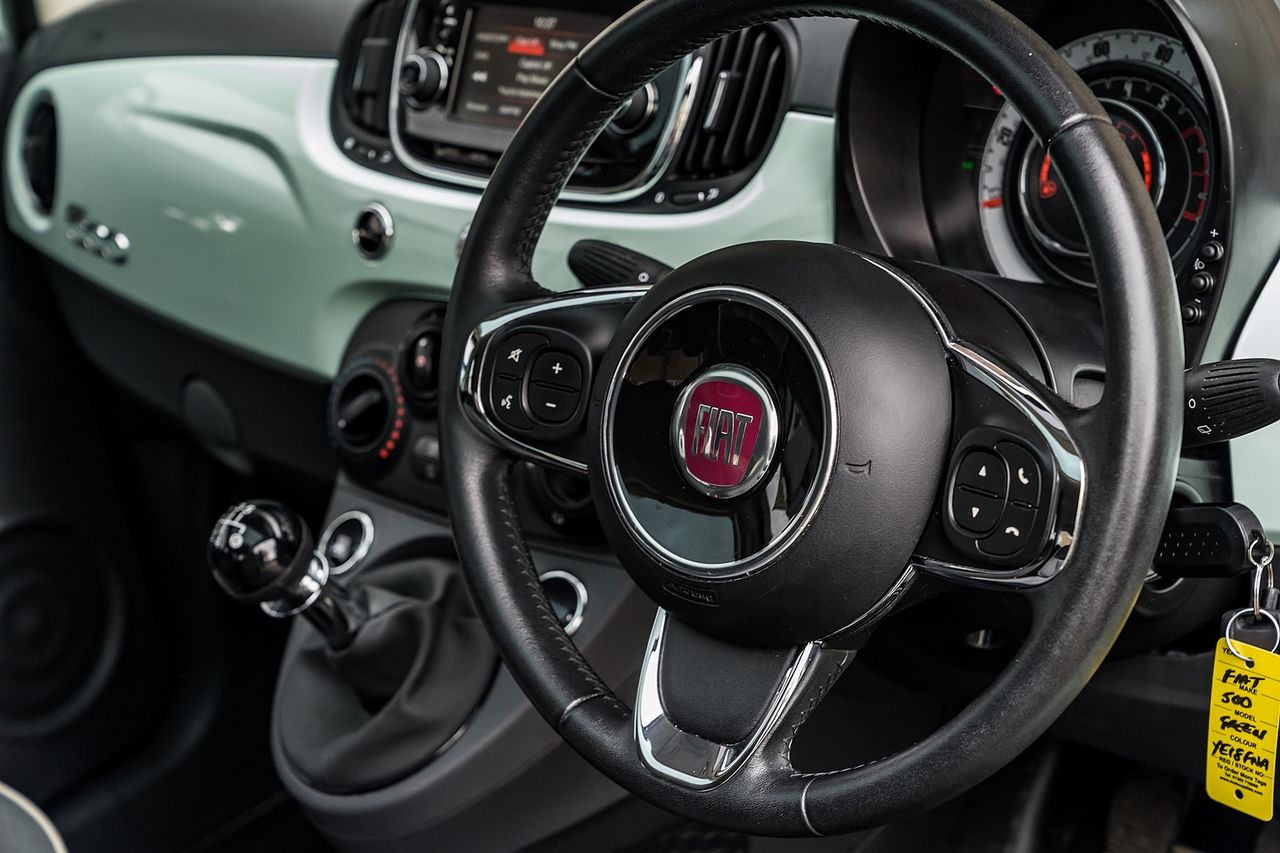 2018 FIAT 500 1.2i Lounge S/S - Picture 24 of 45