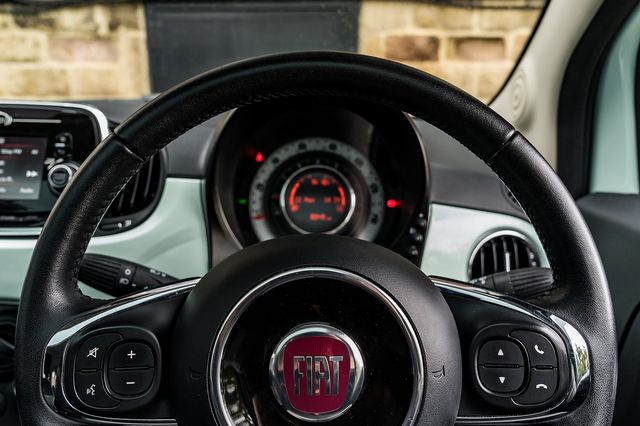 2018 FIAT 500 1.2i Lounge S/S - Picture 35 of 45
