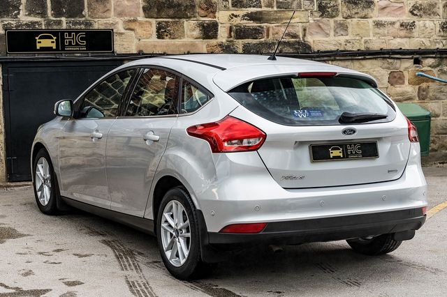 2015 FORD Focus Zetec 1.0T 125PS EcoBoost - Picture 11 of 41