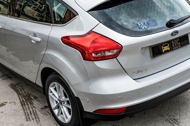 2015 FORD Focus Zetec 1.0T 125PS EcoBoost - Picture 13 of 41