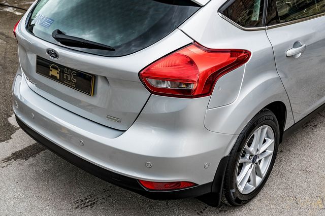 2015 FORD Focus Zetec 1.0T 125PS EcoBoost - Picture 14 of 41