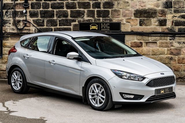 2015 FORD Focus Zetec 1.0T 125PS EcoBoost - Picture 1 of 41