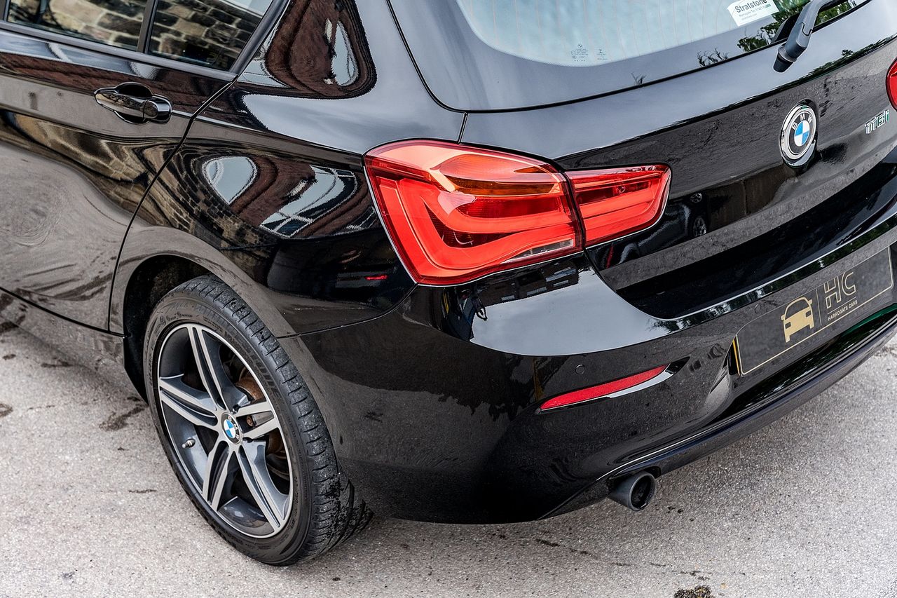2018 BMW 1 Series 118i Sport - Picture 16 of 41