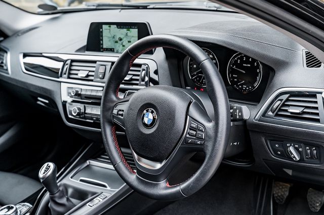 2018 BMW 1 Series 118i Sport - Picture 22 of 41
