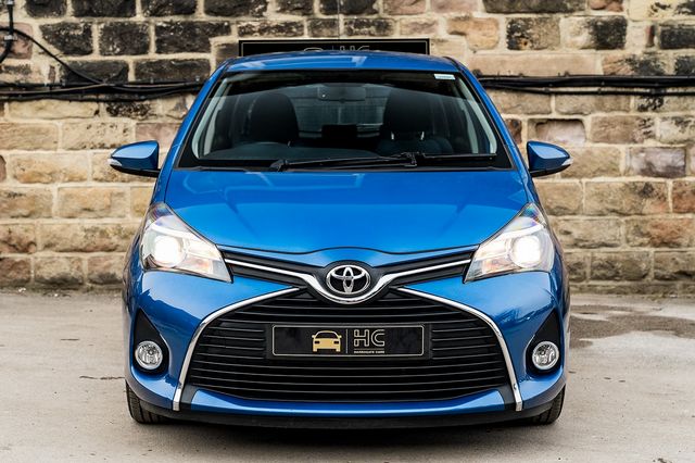2015 TOYOTA Yaris 1.4 D-4D Icon - Picture 2 of 35