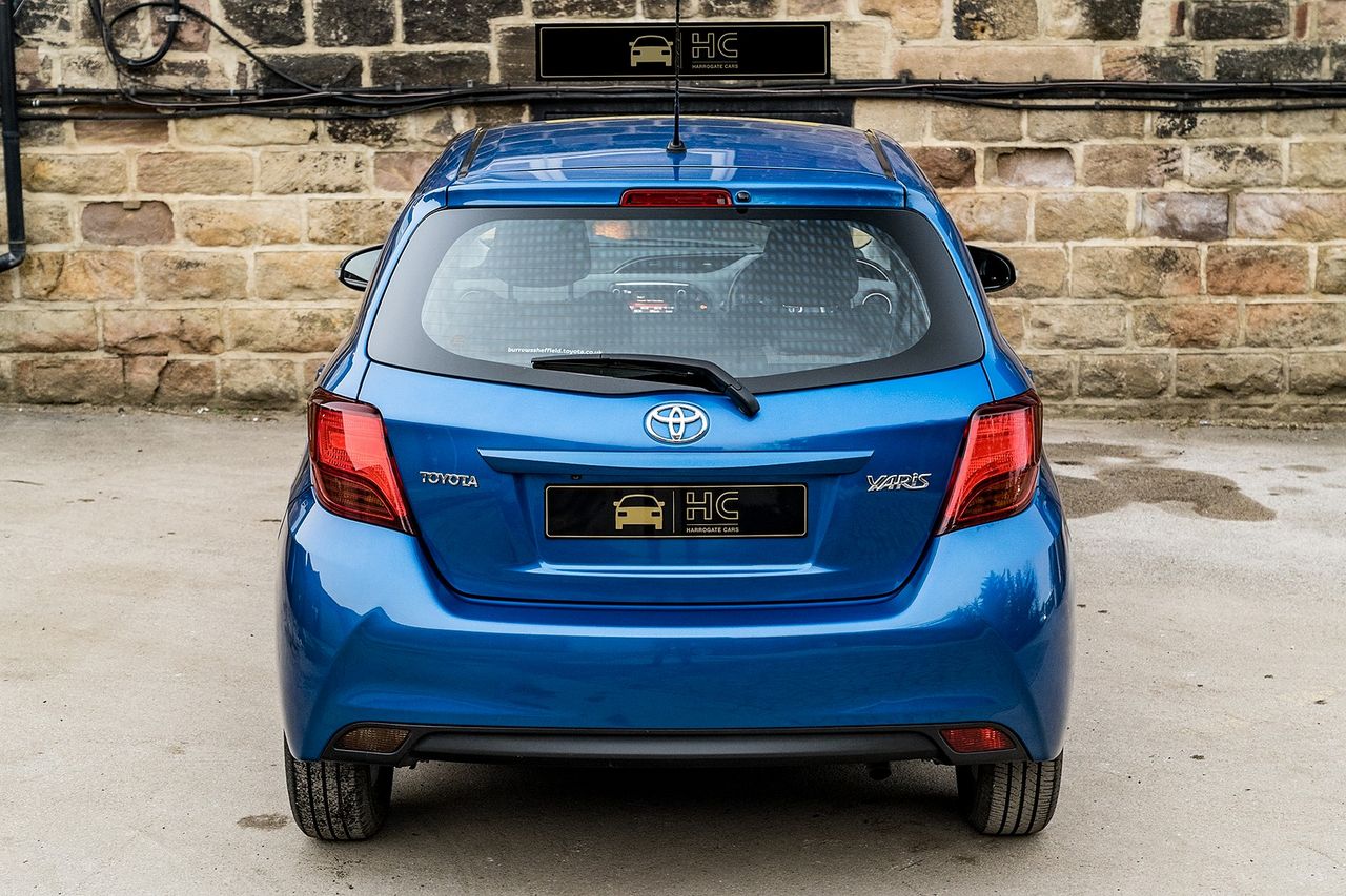 2015 TOYOTA Yaris 1.4 D-4D Icon - Picture 3 of 35