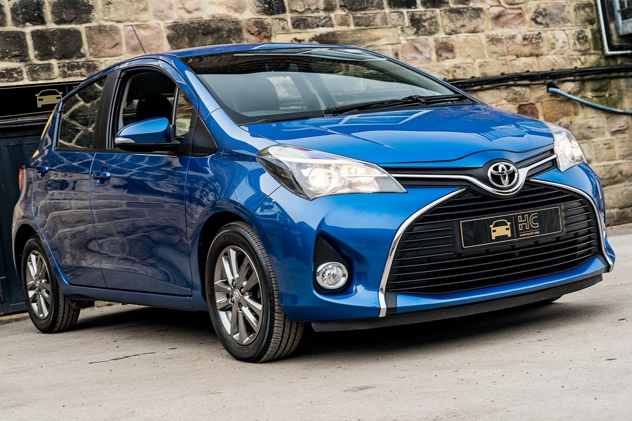 2015 TOYOTA Yaris 1.4 D-4D Icon - Picture 4 of 35
