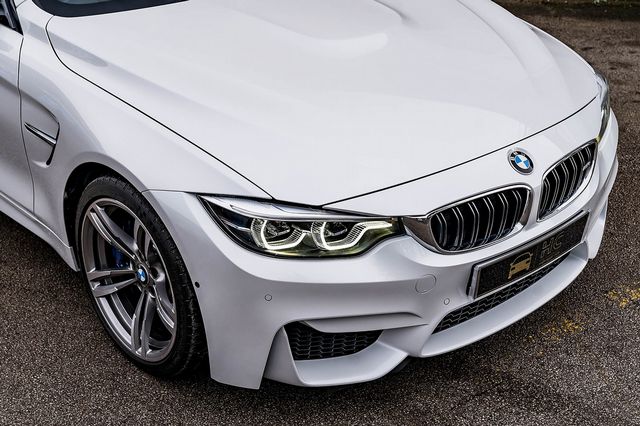 2017 BMW 4 Series M4 Convertible - Picture 12 of 79