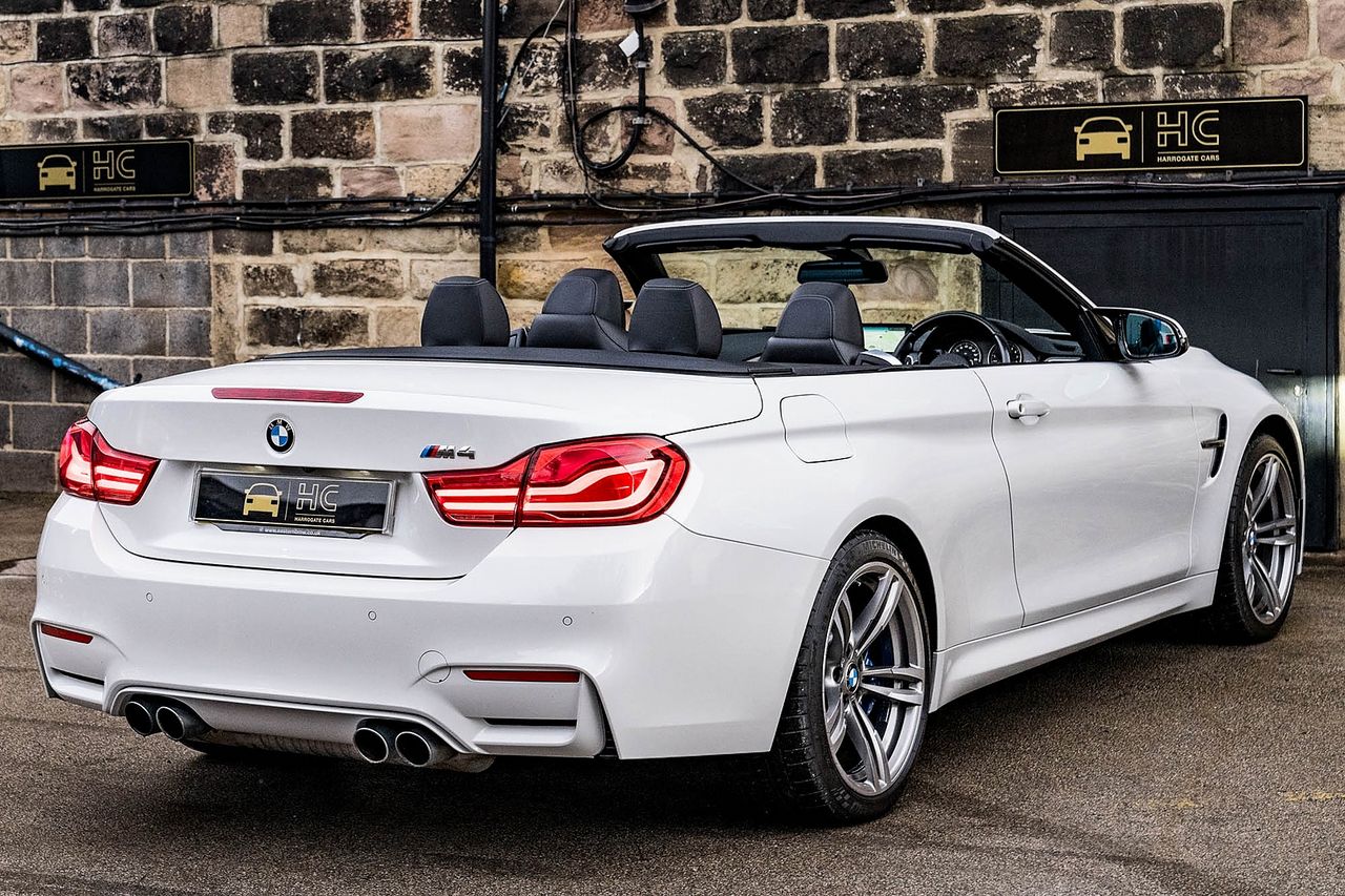 2017 BMW 4 Series M4 Convertible - Picture 31 of 79