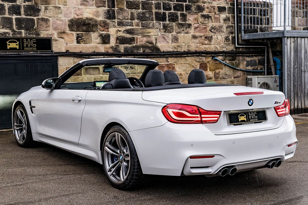 2017 BMW 4 Series M4 Convertible - Picture 32 of 79