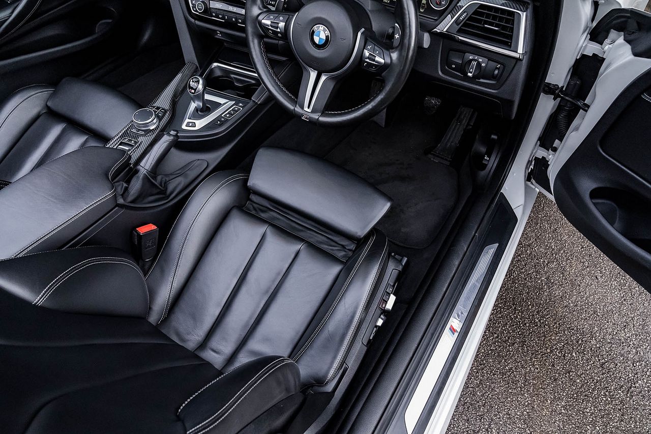 2017 BMW 4 Series M4 Convertible - Picture 35 of 79
