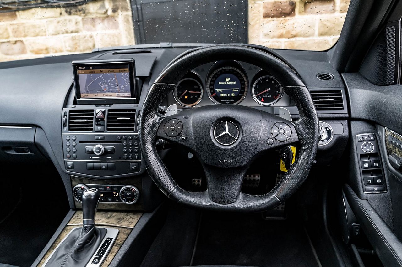 2009 MERCEDES C-class C63 AMG - Picture 23 of 47