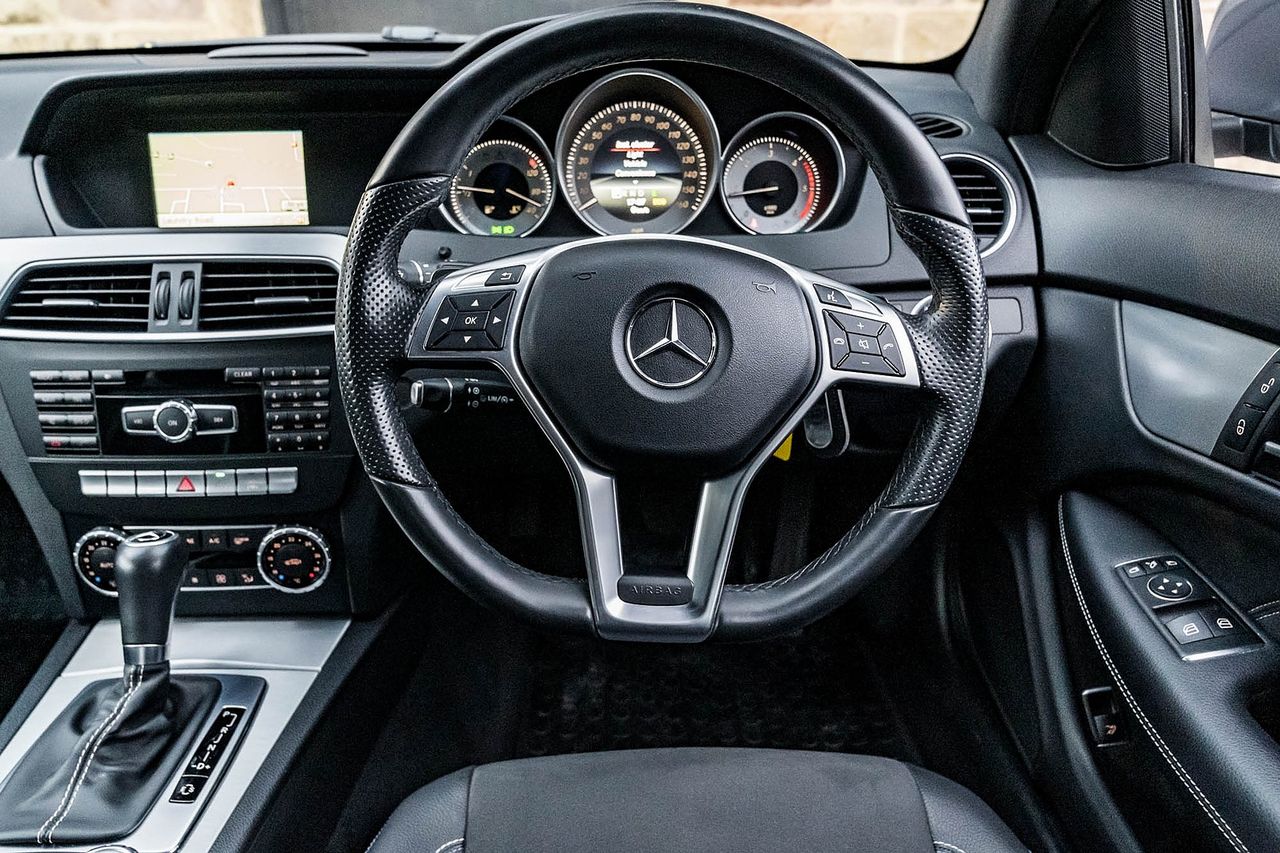 2015 MERCEDES C-class C 220 CDI BlueEFF AMG Sport Edition Auto - Picture 18 of 45