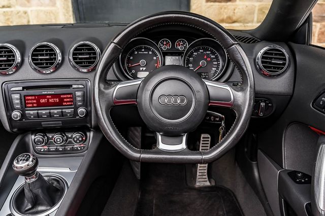 2010 AUDI TT 1.8 TFSI - Picture 22 of 38