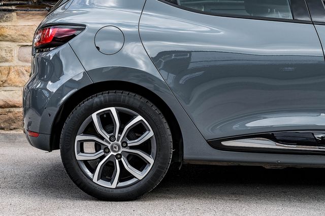 2018 RENAULT Clio Urban Nav TCe 90 - Picture 14 of 46
