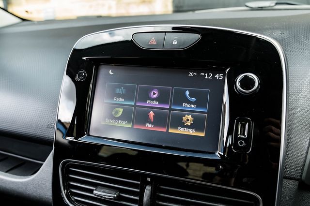 2018 RENAULT Clio Urban Nav TCe 90 - Picture 24 of 46